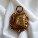 Vintage Pillendose Gift Dose Gift Anhänger Antik? leicht zerbeult 2x2,5cm