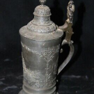 Zinn Andenken Bierkrug Schloss Heidelberg Weinfass 1900 20cm mit Figur Dekoratio